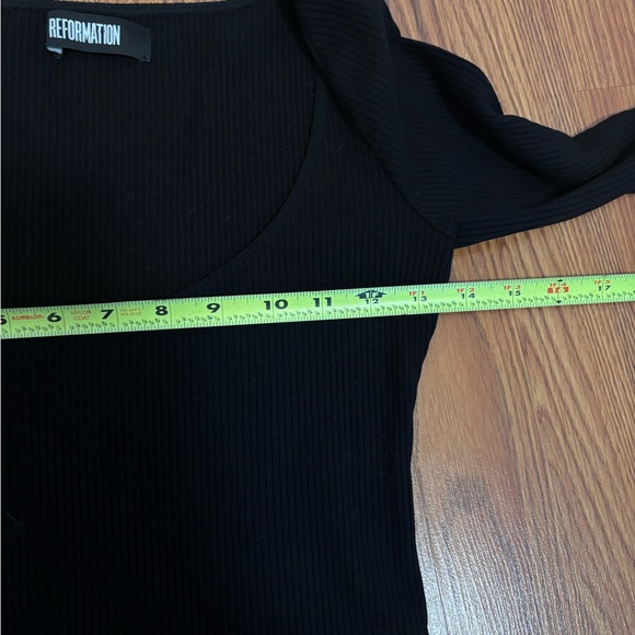 Reformation ribbed long sleeve midi dress - Picture 4 of 5